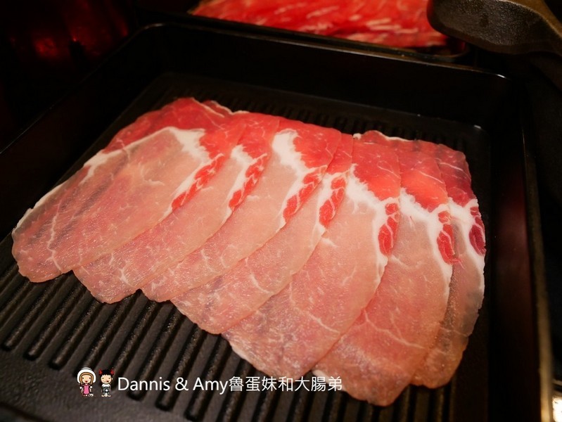 《新竹壽喜燒吃到飽餐廳》金大鋤壽喜燒(小蒙牛集團)。牛豬雞鴨蝦/蔬菜/甜品/飲料隨你點︱新竹車站附近晶品城購物廣場13樓(影片) 《新竹壽喜燒吃到飽餐廳》金大鋤壽喜燒(小蒙牛集團)。牛豬雞鴨蝦/蔬菜/甜品/飲料隨你點︱新竹車站附近晶品城購物廣場13樓(影片)