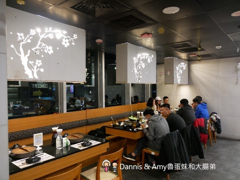 《新竹壽喜燒吃到飽餐廳》金大鋤壽喜燒(小蒙牛集團)。牛豬雞鴨蝦/蔬菜/甜品/飲料隨你點︱新竹車站附近晶品城購物廣場13樓(影片) 《新竹壽喜燒吃到飽餐廳》金大鋤壽喜燒(小蒙牛集團)。牛豬雞鴨蝦/蔬菜/甜品/飲料隨你點︱新竹車站附近晶品城購物廣場13樓(影片)