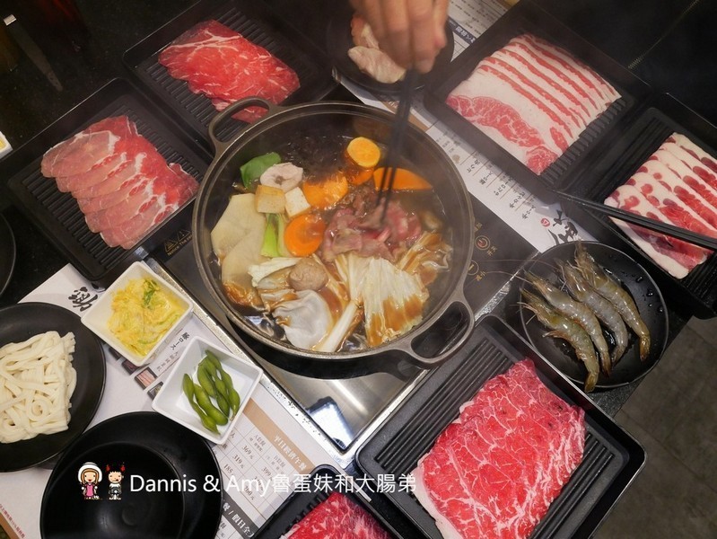 《新竹壽喜燒吃到飽餐廳》金大鋤壽喜燒(小蒙牛集團)。牛豬雞鴨蝦/蔬菜/甜品/飲料隨你點︱新竹車站附近晶品城購物廣場13樓(影片) 《新竹壽喜燒吃到飽餐廳》金大鋤壽喜燒(小蒙牛集團)。牛豬雞鴨蝦/蔬菜/甜品/飲料隨你點︱新竹車站附近晶品城購物廣場13樓(影片)