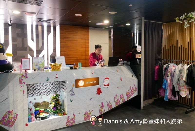 《新竹壽喜燒吃到飽餐廳》金大鋤壽喜燒(小蒙牛集團)。牛豬雞鴨蝦/蔬菜/甜品/飲料隨你點︱新竹車站附近晶品城購物廣場13樓(影片) 《新竹壽喜燒吃到飽餐廳》金大鋤壽喜燒(小蒙牛集團)。牛豬雞鴨蝦/蔬菜/甜品/飲料隨你點︱新竹車站附近晶品城購物廣場13樓(影片)