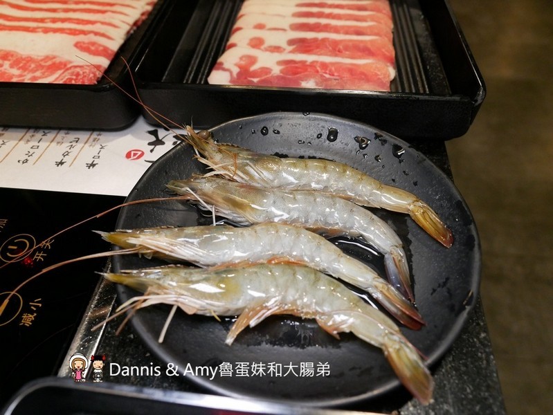 《新竹壽喜燒吃到飽餐廳》金大鋤壽喜燒(小蒙牛集團)。牛豬雞鴨蝦/蔬菜/甜品/飲料隨你點︱新竹車站附近晶品城購物廣場13樓(影片) 《新竹壽喜燒吃到飽餐廳》金大鋤壽喜燒(小蒙牛集團)。牛豬雞鴨蝦/蔬菜/甜品/飲料隨你點︱新竹車站附近晶品城購物廣場13樓(影片)