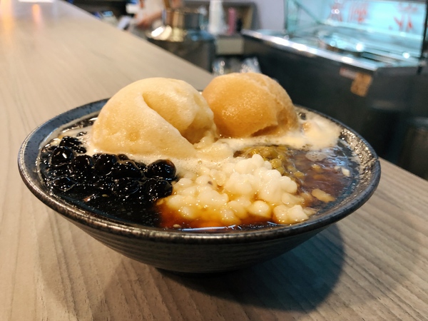 好豆味豆花：好豆味豆花(東門店)：每日現做,採非基改黃豆製作 *薑汁冰沙超推!!! 嗆辣回甘十分暢快ε٩(๑> ₃ <)۶з