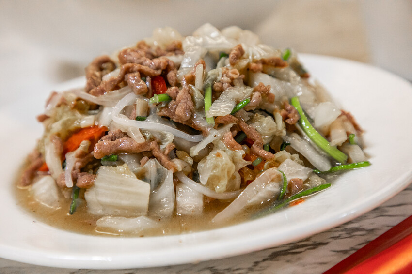 左營平價快炒推薦！四海一家吃飽又打包，到道地北平味。