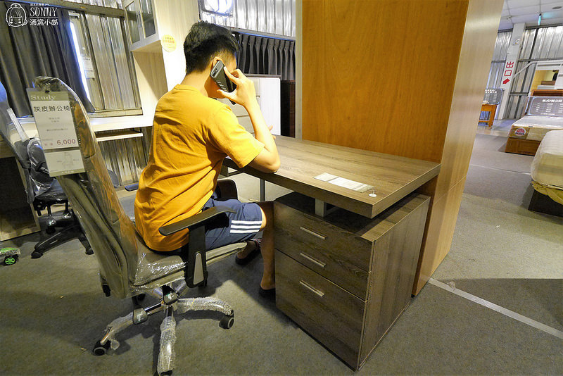 億家具倉庫批發(屏東店)