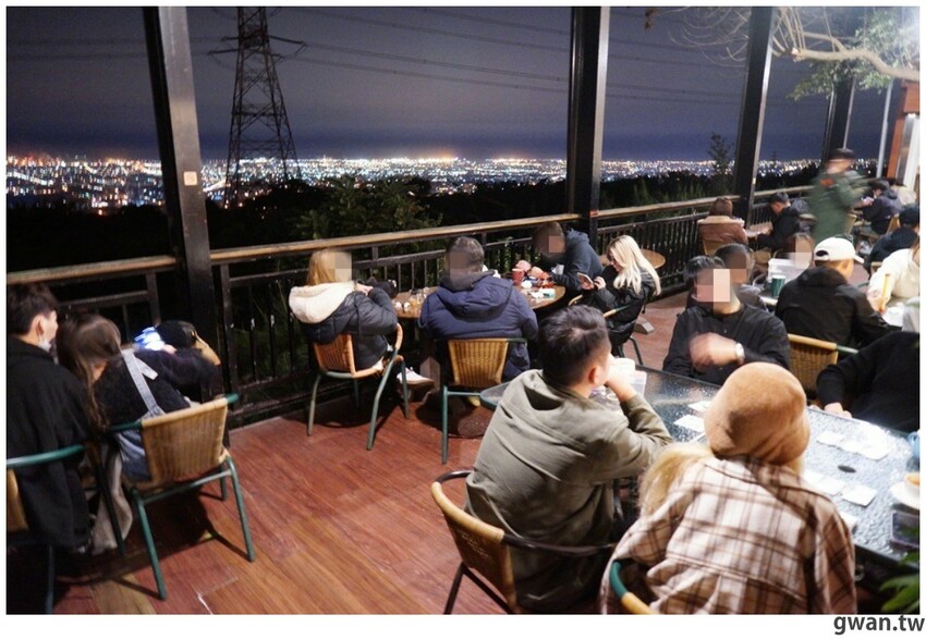 刻上寶寶圖案並添加色彩，超可愛的彌月禮盒在這裡！