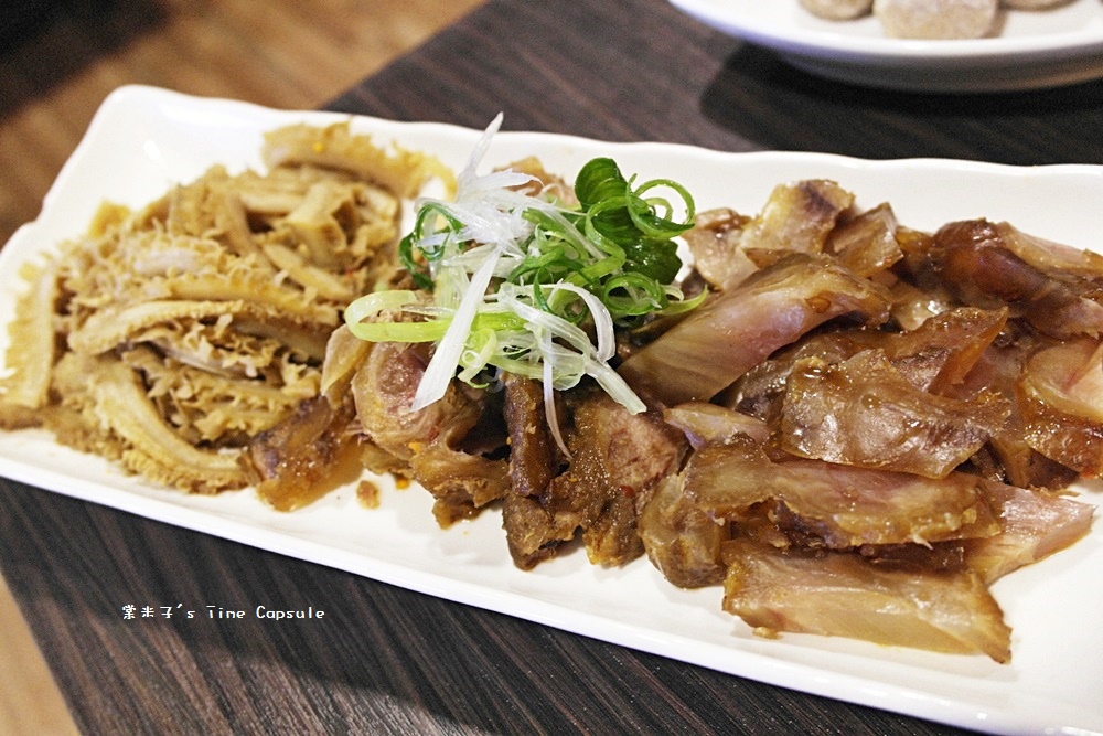 [台南麻豆區]極牛溫體牛肉火鍋-現點現切溫體牛肉片+牛骨煨製高湯底，威力太強大了!!