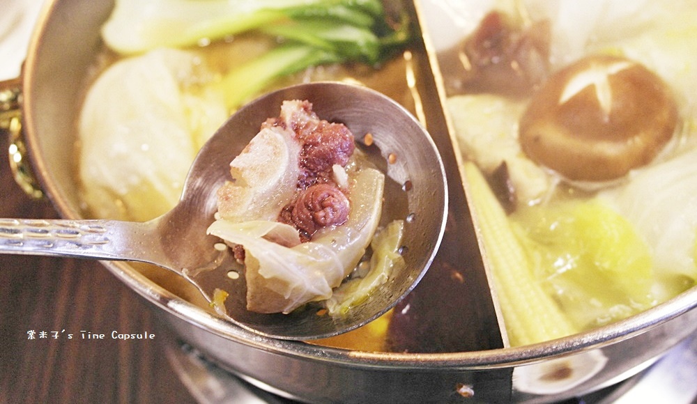 [台南麻豆區]極牛溫體牛肉火鍋-現點現切溫體牛肉片+牛骨煨製高湯底，威力太強大了!!