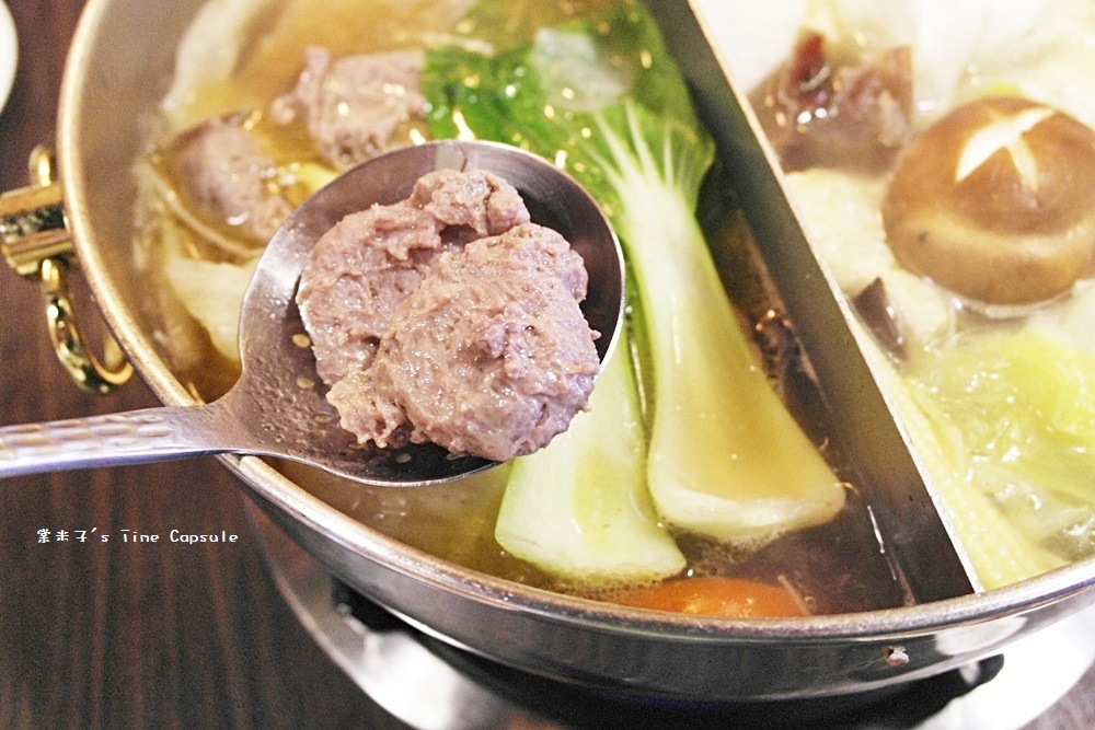 [台南麻豆區]極牛溫體牛肉火鍋-現點現切溫體牛肉片+牛骨煨製高湯底，威力太強大了!!