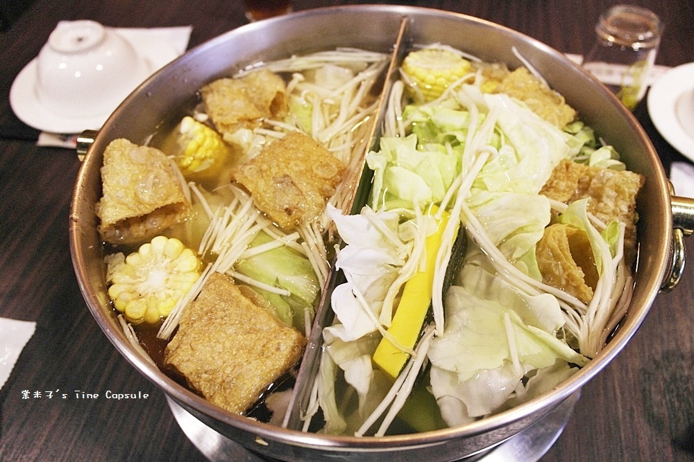 [台南麻豆區]極牛溫體牛肉火鍋-現點現切溫體牛肉片+牛骨煨製高湯底，威力太強大了!!