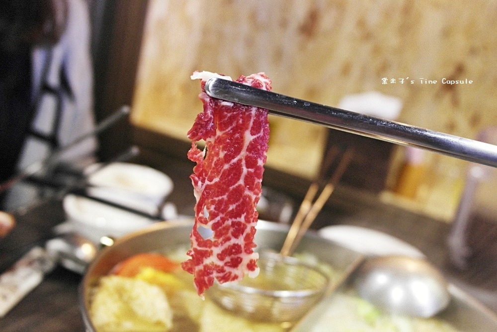 [台南麻豆區]極牛溫體牛肉火鍋-現點現切溫體牛肉片+牛骨煨製高湯底，威力太強大了!!