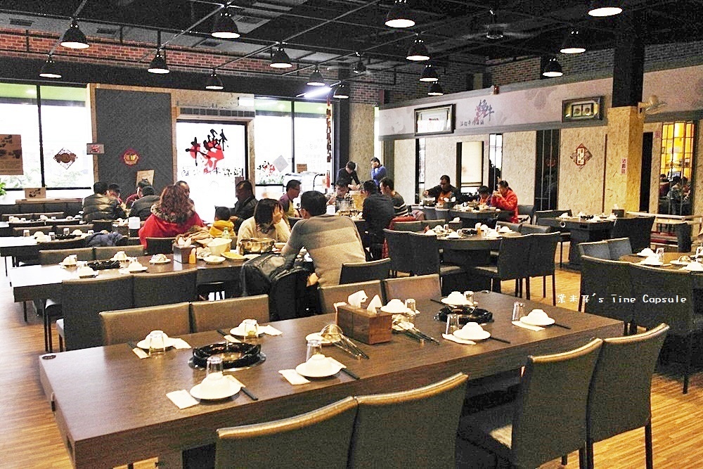 [台南麻豆區]極牛溫體牛肉火鍋-現點現切溫體牛肉片+牛骨煨製高湯底，威力太強大了!!