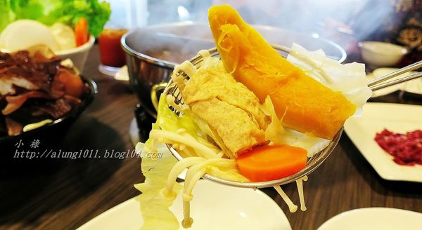 極牛溫體牛肉火鍋：哞~~~     ..極牛溫體牛肉火鍋      /愛評體驗團