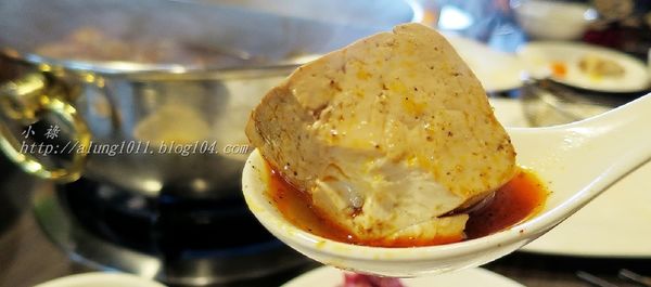 極牛溫體牛肉火鍋：哞~~~     ..極牛溫體牛肉火鍋      /愛評體驗團