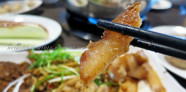 極牛溫體牛肉火鍋：哞~~~     ..極牛溫體牛肉火鍋      /愛評體驗團