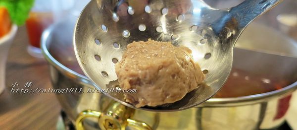 極牛溫體牛肉火鍋：哞~~~     ..極牛溫體牛肉火鍋      /愛評體驗團