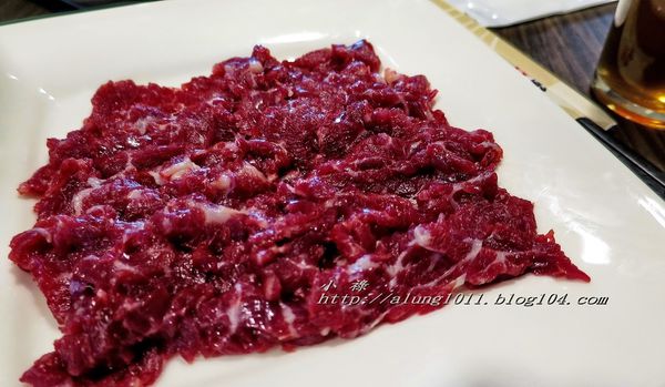 極牛溫體牛肉火鍋：哞~~~     ..極牛溫體牛肉火鍋      /愛評體驗團