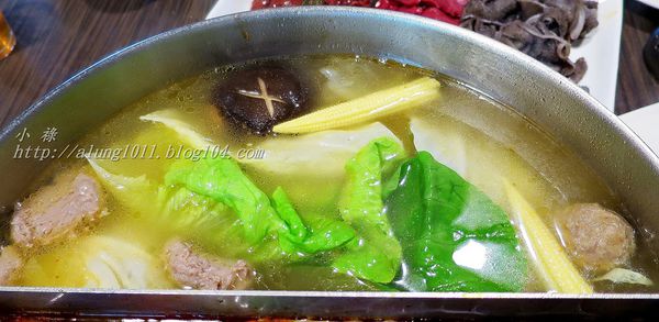 極牛溫體牛肉火鍋：哞~~~     ..極牛溫體牛肉火鍋      /愛評體驗團