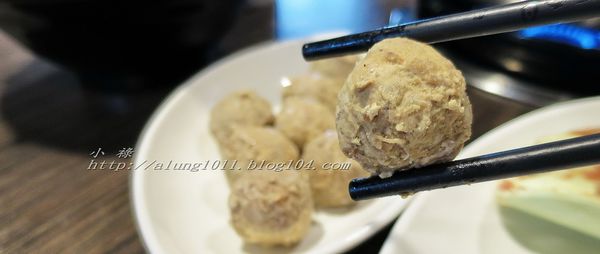 極牛溫體牛肉火鍋：哞~~~     ..極牛溫體牛肉火鍋      /愛評體驗團