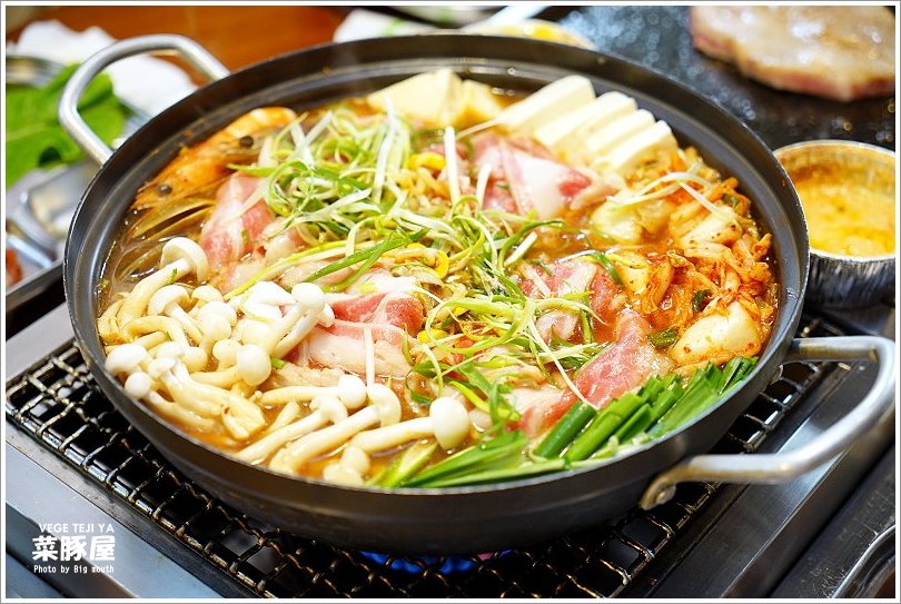 【台中美食】VEGE TEJI YA 菜豚屋‧來自日本、創意無限的生菜包肉!萬種吃法樂趣多!