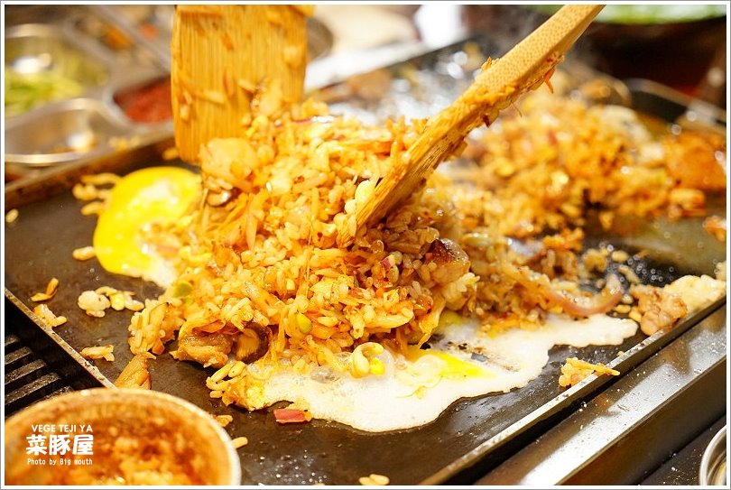 【台中美食】VEGE TEJI YA 菜豚屋‧來自日本、創意無限的生菜包肉!萬種吃法樂趣多!