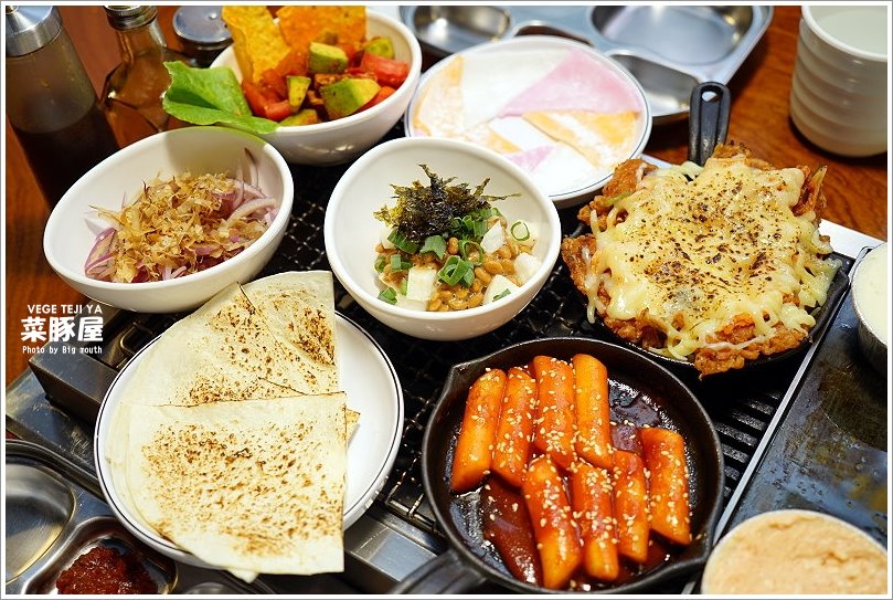 【台中美食】VEGE TEJI YA 菜豚屋‧來自日本、創意無限的生菜包肉!萬種吃法樂趣多!