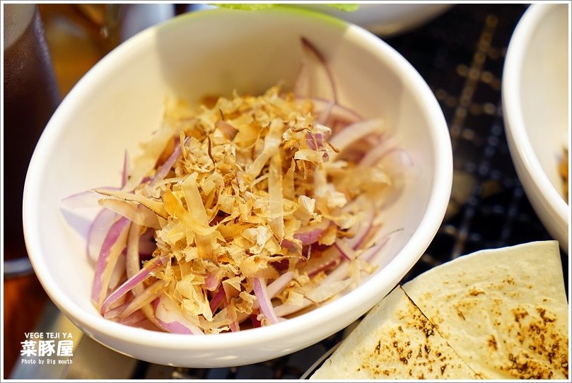【台中美食】VEGE TEJI YA 菜豚屋‧來自日本、創意無限的生菜包肉!萬種吃法樂趣多!