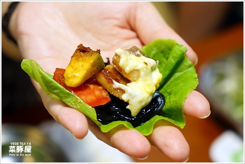 【台中美食】VEGE TEJI YA 菜豚屋‧來自日本、創意無限的生菜包肉!萬種吃法樂趣多!