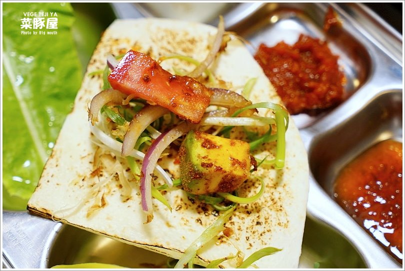 【台中美食】VEGE TEJI YA 菜豚屋‧來自日本、創意無限的生菜包肉!萬種吃法樂趣多!