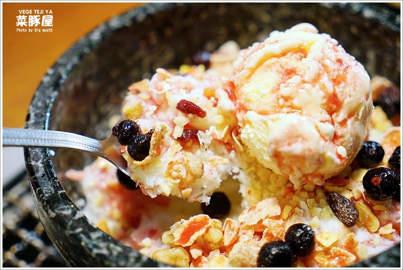 【台中美食】VEGE TEJI YA 菜豚屋‧來自日本、創意無限的生菜包肉!萬種吃法樂趣多!