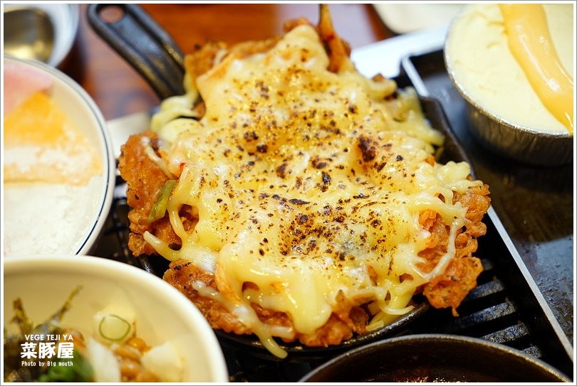 【台中美食】VEGE TEJI YA 菜豚屋‧來自日本、創意無限的生菜包肉!萬種吃法樂趣多!