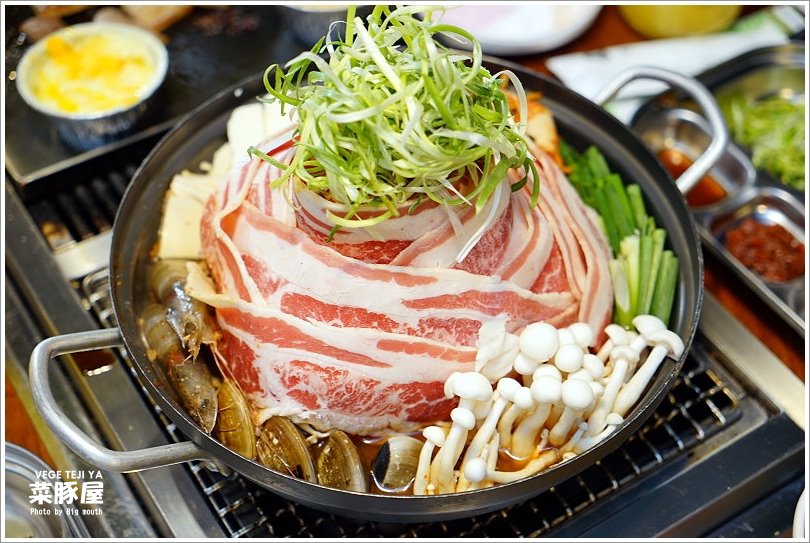 【台中美食】VEGE TEJI YA 菜豚屋‧來自日本、創意無限的生菜包肉!萬種吃法樂趣多!