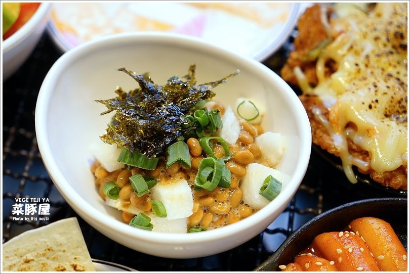 【台中美食】VEGE TEJI YA 菜豚屋‧來自日本、創意無限的生菜包肉!萬種吃法樂趣多!