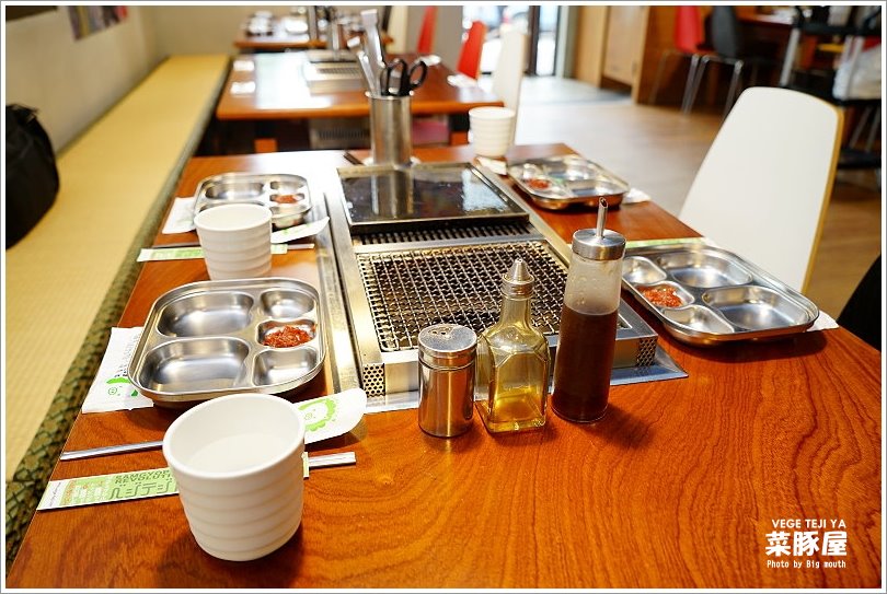 【台中美食】VEGE TEJI YA 菜豚屋‧來自日本、創意無限的生菜包肉!萬種吃法樂趣多!
