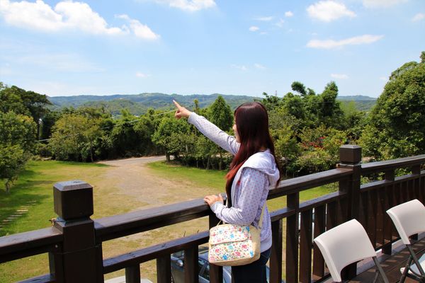 新埔普羅旺斯小木屋餐廳(原:新竹普羅旺斯玫瑰莊園餐廳): 【新竹新埔景點】普羅旺斯小木屋餐廳~密林裡的異國料理,情侶浪漫約會用餐好地點