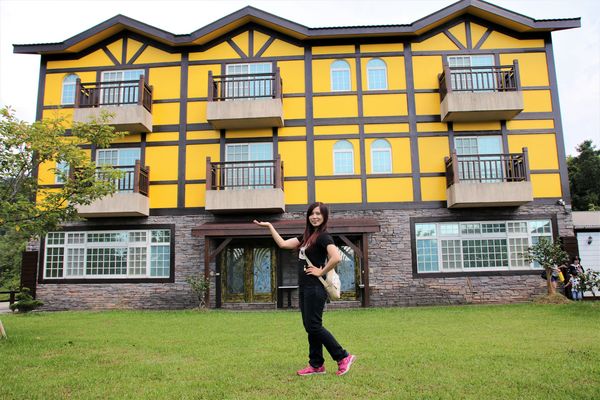 新埔普羅旺斯小木屋餐廳(原:新竹普羅旺斯玫瑰莊園餐廳): 【新竹新埔景點】普羅旺斯小木屋餐廳~密林裡的異國料理,情侶浪漫約會用餐好地點