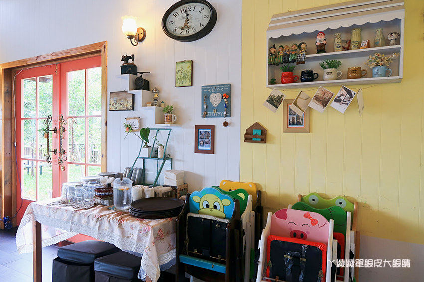 新埔普羅旺斯小木屋餐廳,超夢幻的雨滴蛋糕和草莓飲品,新竹賞櫻景點推薦!