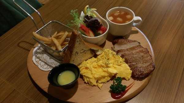 Good Partner 輕食館:高雄~Good Partner輕食館~可愛到破表的3D立體泡澡熊/泡澡貓咪拉花~超好吃的早午餐店~ Good Partner 輕食館:高雄~Good Partner輕食館~可愛到破表的3D立體泡澡熊/泡澡貓咪拉花~超好吃的早午餐店~