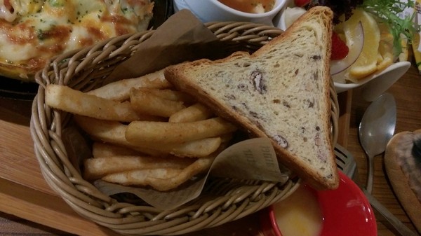 Good Partner 輕食館:高雄~Good Partner輕食館~可愛到破表的3D立體泡澡熊/泡澡貓咪拉花~超好吃的早午餐店~ Good Partner 輕食館:高雄~Good Partner輕食館~可愛到破表的3D立體泡澡熊/泡澡貓咪拉花~超好吃的早午餐店~