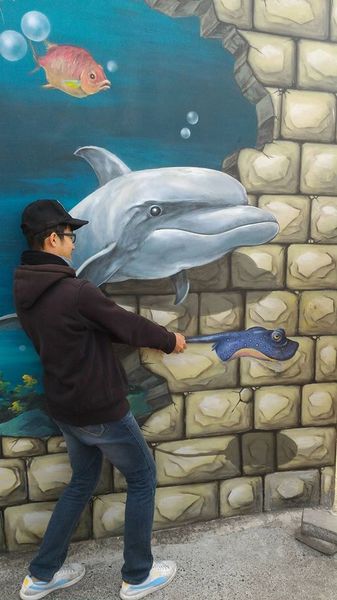 漫遊好美-立體彩繪村：嘉義布袋好美里超強3D彩繪  可以跟靜止的圖像互動  連大人都可以玩到不亦樂乎