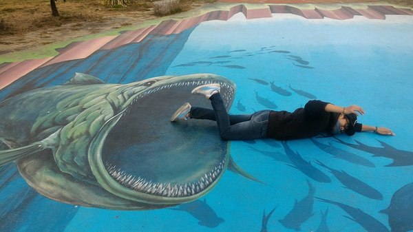 漫遊好美-立體彩繪村：嘉義布袋好美里超強3D彩繪  可以跟靜止的圖像互動  連大人都可以玩到不亦樂乎