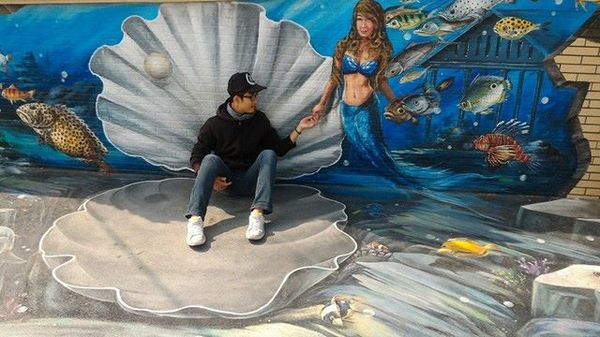 漫遊好美-立體彩繪村：嘉義布袋好美里超強3D彩繪  可以跟靜止的圖像互動  連大人都可以玩到不亦樂乎