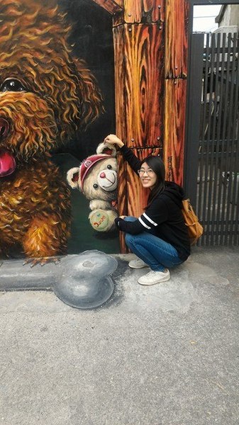 漫遊好美-立體彩繪村：嘉義布袋好美里超強3D彩繪  可以跟靜止的圖像互動  連大人都可以玩到不亦樂乎