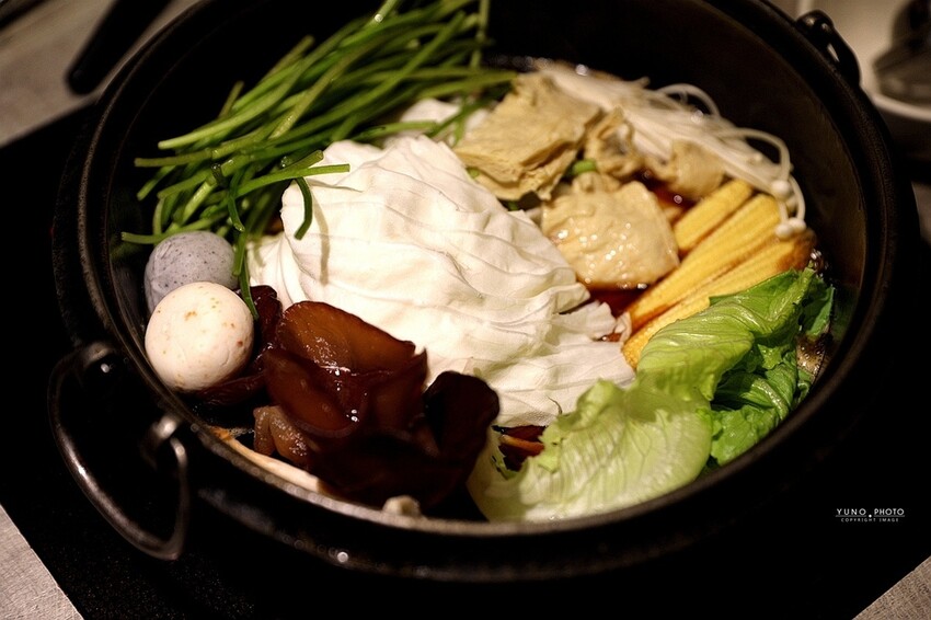 肉控的天堂！超狂和牛多樣化精緻自助吧任你吃｜北澤壽喜燒吃到飽-台中大里店