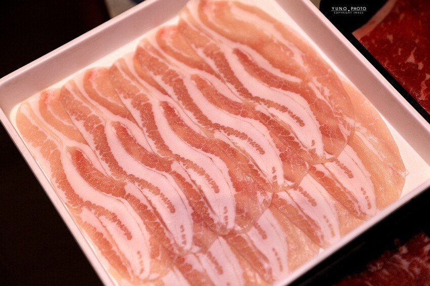 肉控的天堂！超狂和牛多樣化精緻自助吧任你吃｜北澤壽喜燒吃到飽-台中大里店