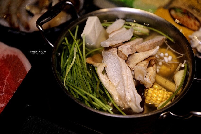 肉控的天堂！超狂和牛多樣化精緻自助吧任你吃｜北澤壽喜燒吃到飽-台中大里店