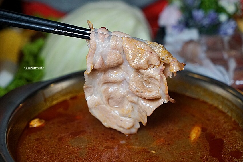 在地達人帶路！！虎尾超高人氣火鍋店，CP值超高，飲料、霜淇淋無限暢飲，超萌機器人幫你送餐！