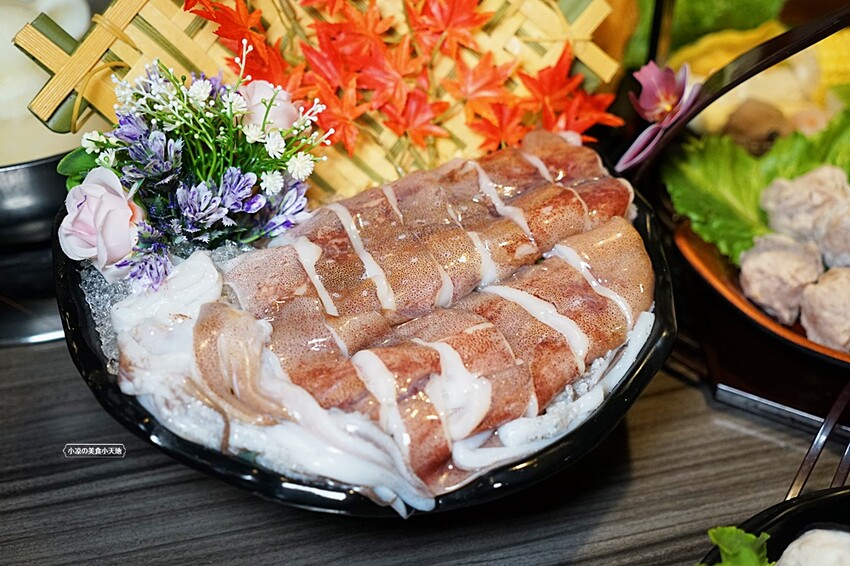 在地達人帶路！！虎尾超高人氣火鍋店，CP值超高，飲料、霜淇淋無限暢飲，超萌機器人幫你送餐！