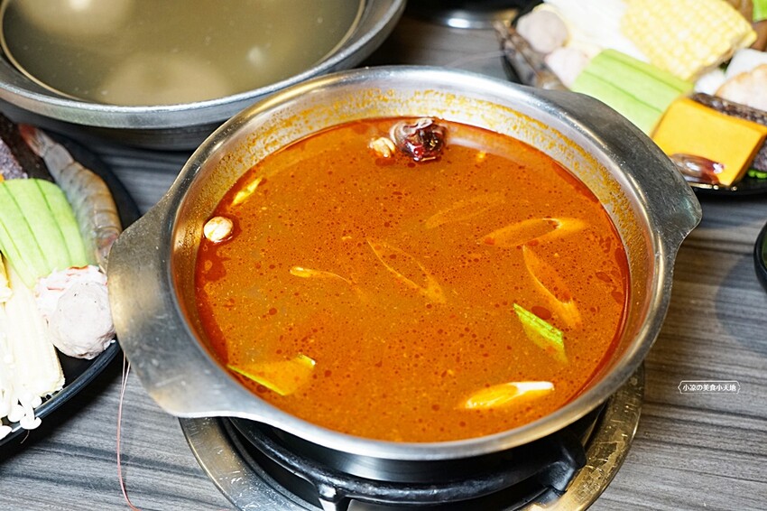 在地達人帶路！！虎尾超高人氣火鍋店，CP值超高，飲料、霜淇淋無限暢飲，超萌機器人幫你送餐！