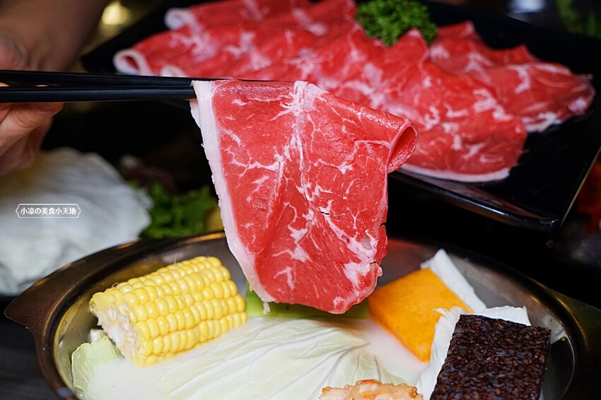 在地達人帶路！！虎尾超高人氣火鍋店，CP值超高，飲料、霜淇淋無限暢飲，超萌機器人幫你送餐！