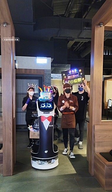 在地達人帶路！！虎尾超高人氣火鍋店，CP值超高，飲料、霜淇淋無限暢飲，超萌機器人幫你送餐！